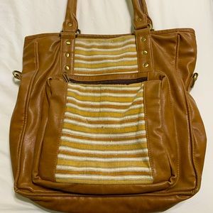 Joyn Vegan leather Shoulder Bag. Great pockets. Comes with long detachable strap